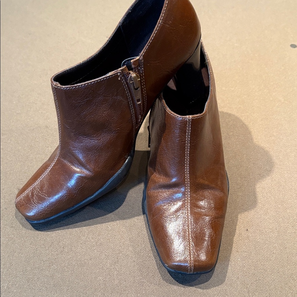 AEROSOLES Brown Leather Square-Toe Ankle Booties